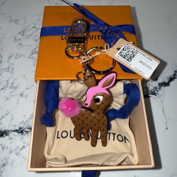 Louis Vuitton Baby Deer Reverse Monogram Bag Charm - Picture 1 of 2